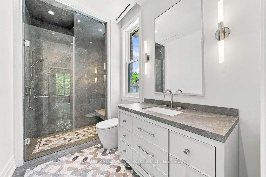 204 Forest Hill Road • Toronto, ON photo 29