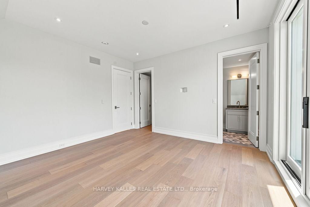 204 Forest Hill Road • Toronto, ON photo 35