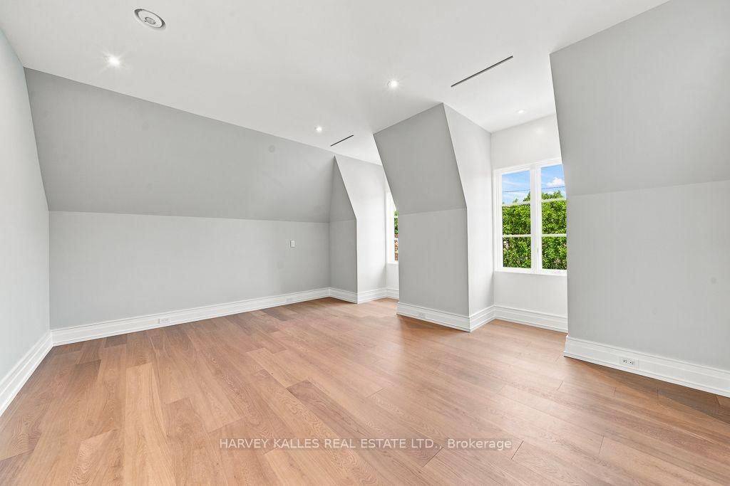 204 Forest Hill Road • Toronto, ON photo 37