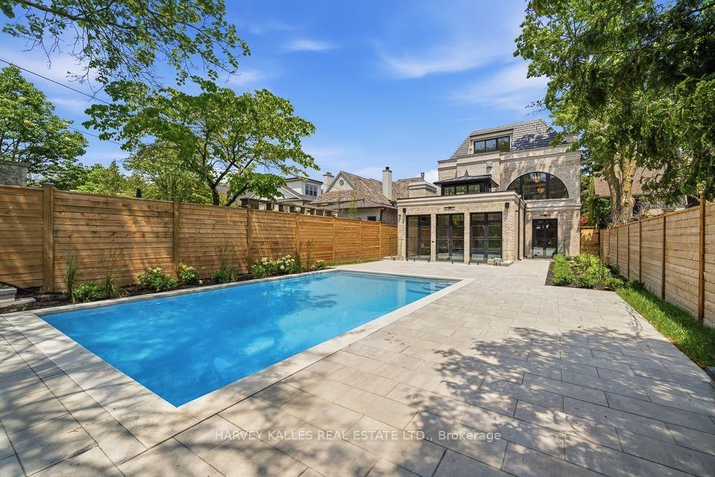 204 Forest Hill Road • Toronto, ON photo 46