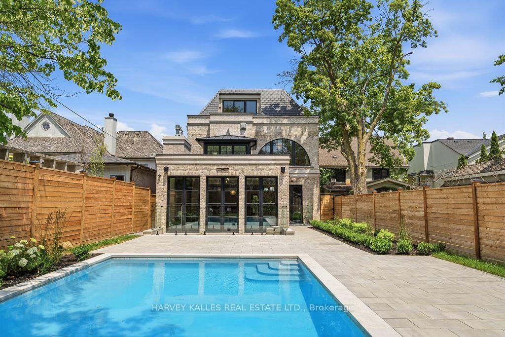 204 Forest Hill Road • Toronto, ON photo 47