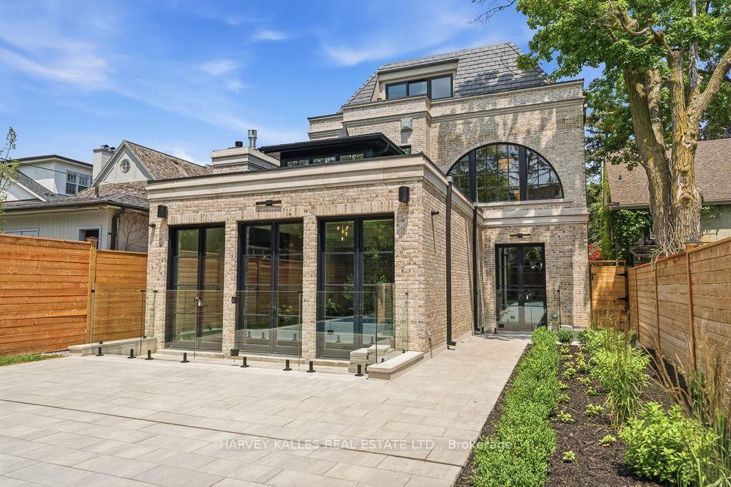 204 Forest Hill Road • Toronto, ON photo 49
