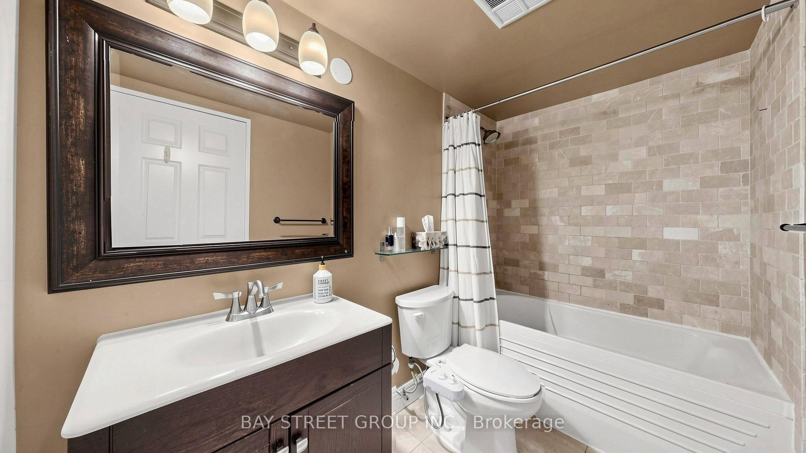 7 Bishop Avenue • #1416 • Toronto, ON photo 19