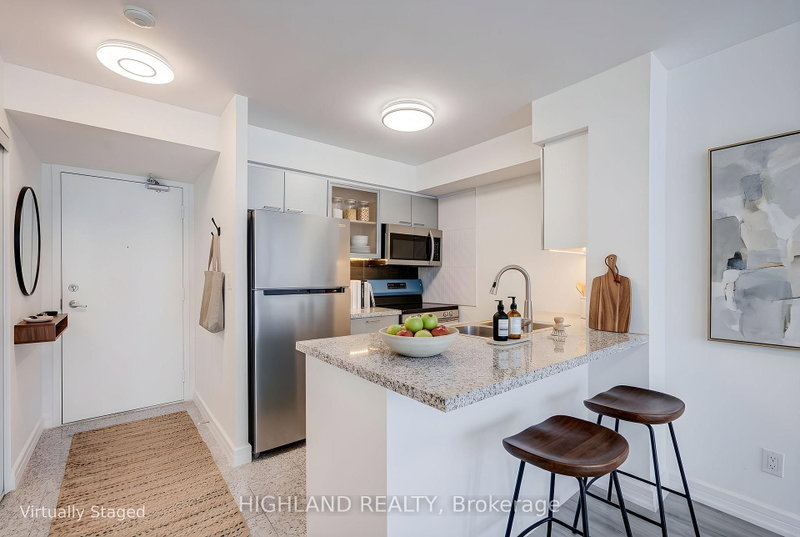 1002 - 18 Harrison Garden