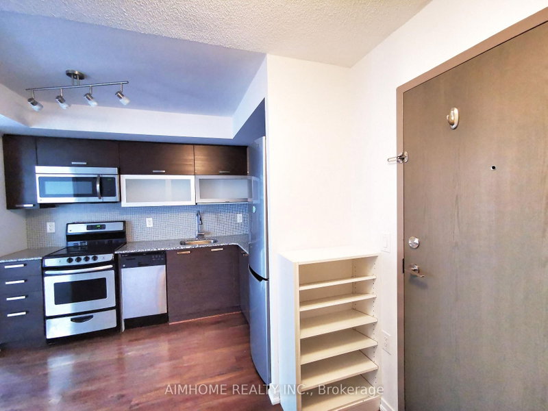 2207E - 36 Lisgar Street