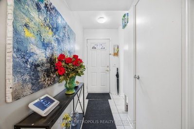 Unit 40 — 21 Replin Road — photo 2