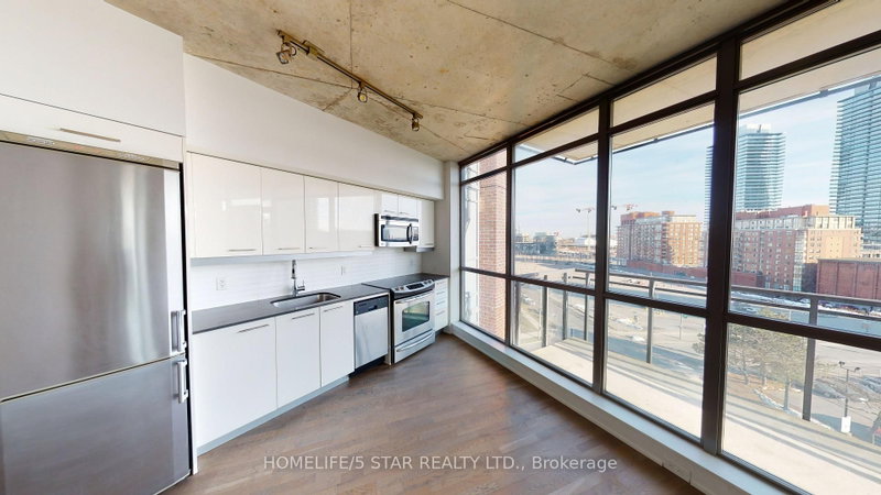 707 - 90 Trinity Street