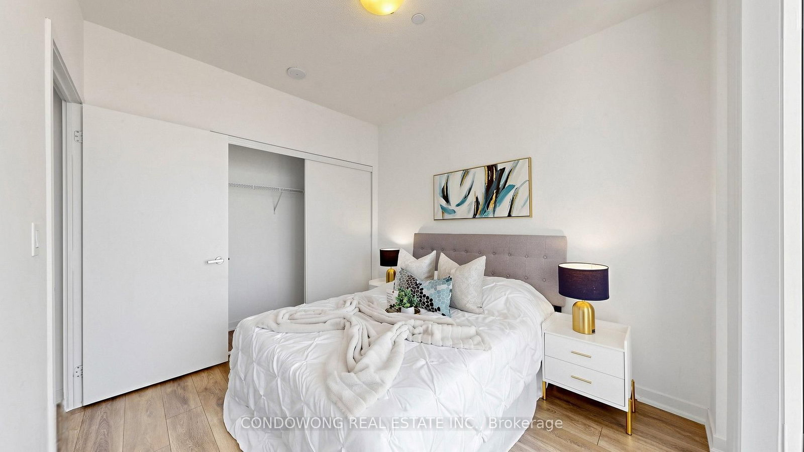 100 Harbour Street • #4905 • Toronto, ON photo 17