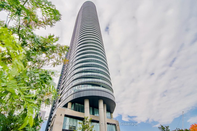2321 - 585 Bloor Street E