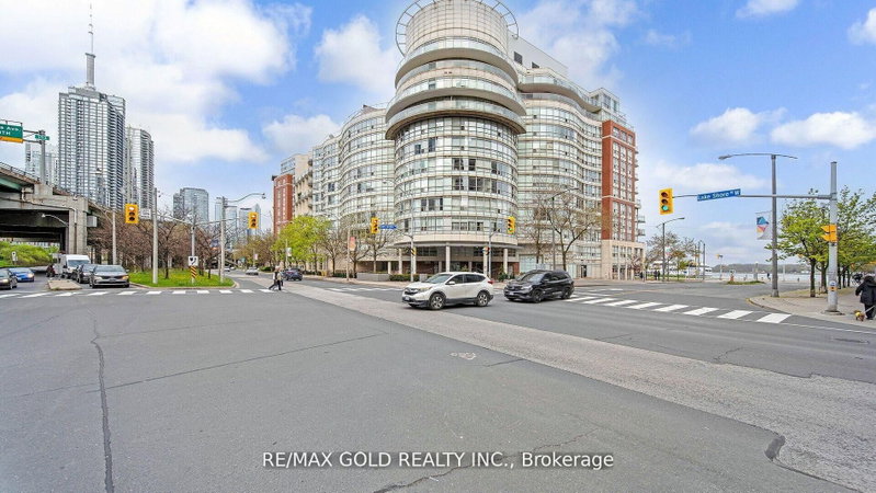 home for lease on 509-550 Queens Quay W