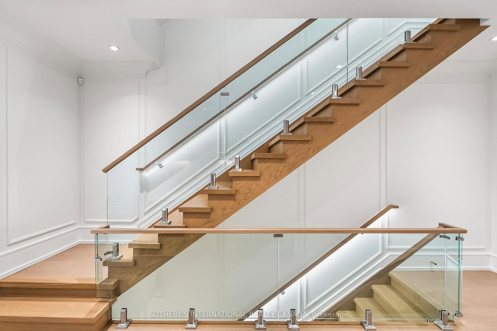 734 Avenue Road • Toronto, ON photo 17