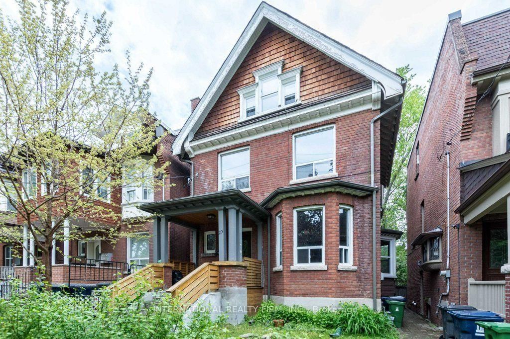Unit C-201 Madison Avenue, Toronto, ON