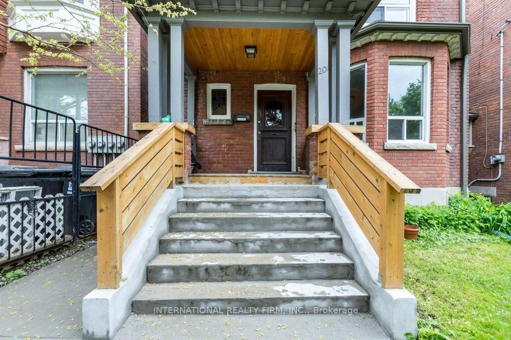 Unit C-201 Madison Avenue, Toronto, ON, photo 4
