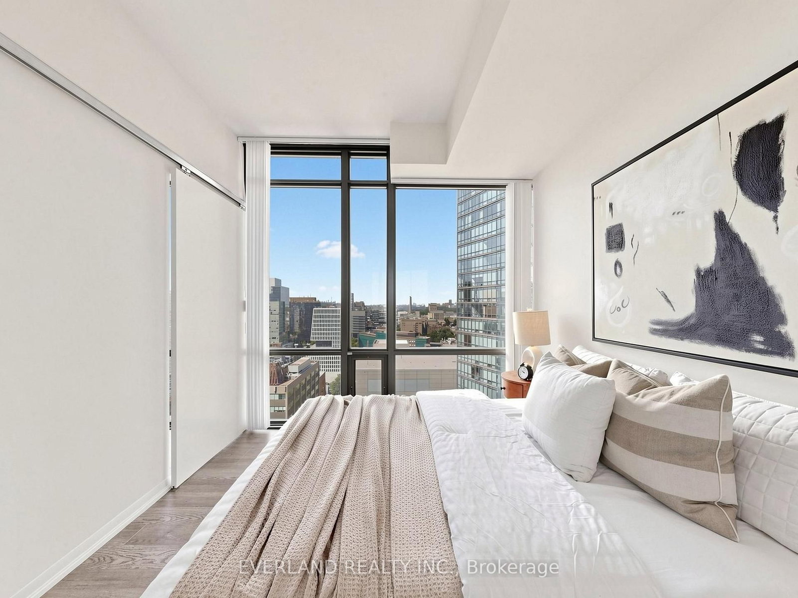 38 Grenville Street • #2303 • Toronto, ON photo 14