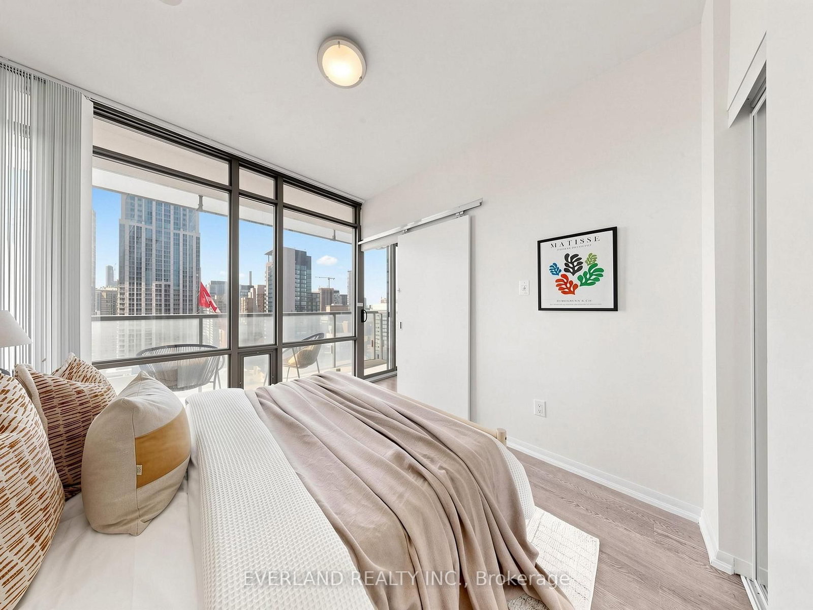 38 Grenville Street • #2303 • Toronto, ON photo 17