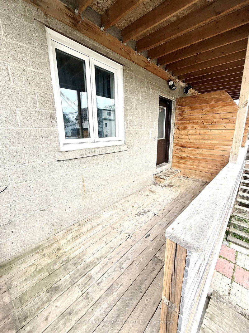 home for lease on Unit B-427 Vaughan Road