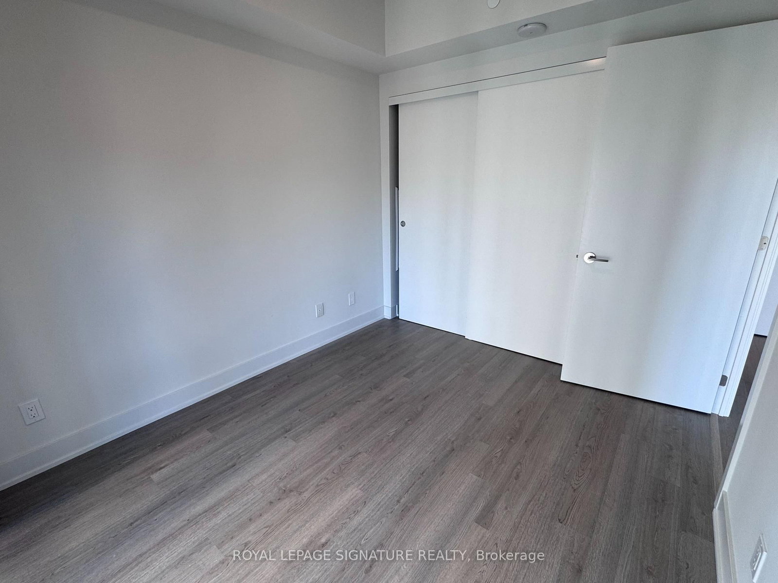 8 Cumberland Street • #2801 • Toronto, ON photo 7