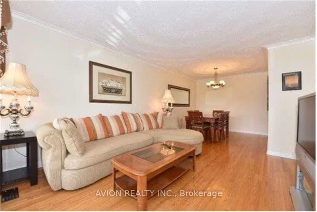 Upper 267 Cherokee Boulevard