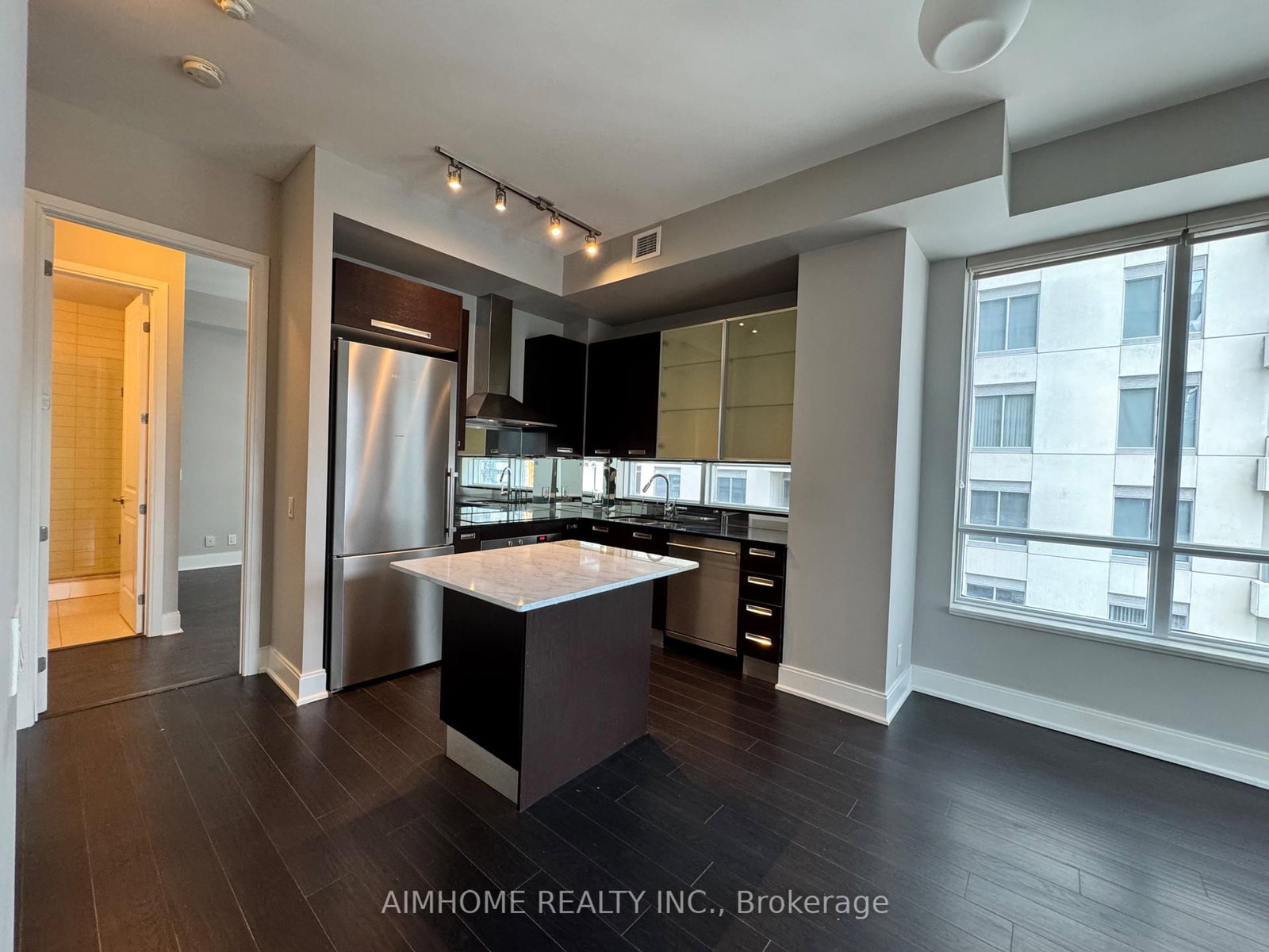 21 Balmuto Street • #1801 • Toronto, ON photo 20