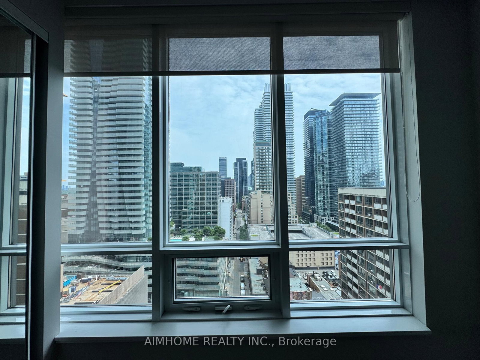 21 Balmuto Street • #1801 • Toronto, ON photo 34