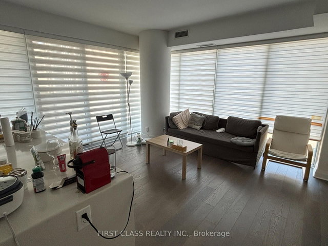 1110 - 1080 Bay Street