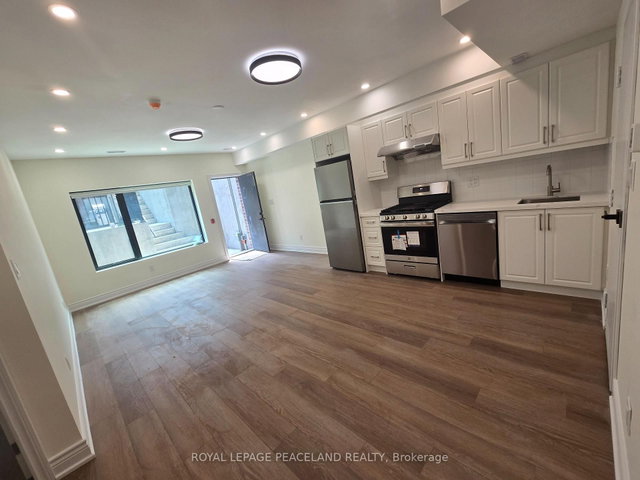 Laneway Hse Lwr - 556 Spadina Crescent