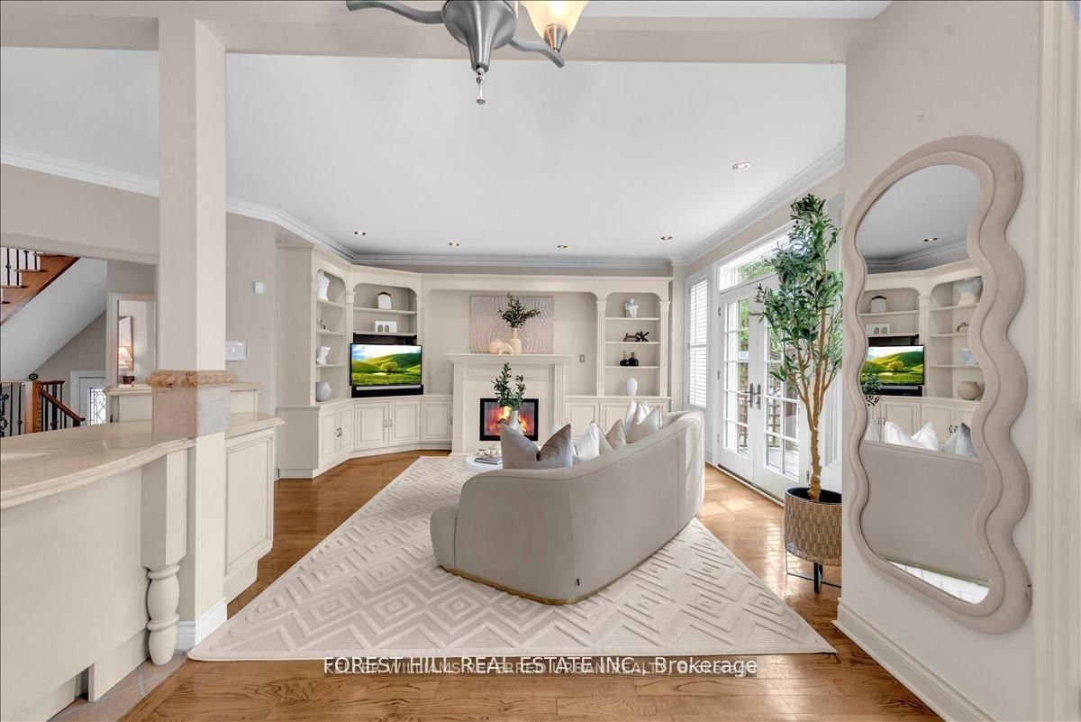 313 Broadway Avenue • Toronto, ON photo 15