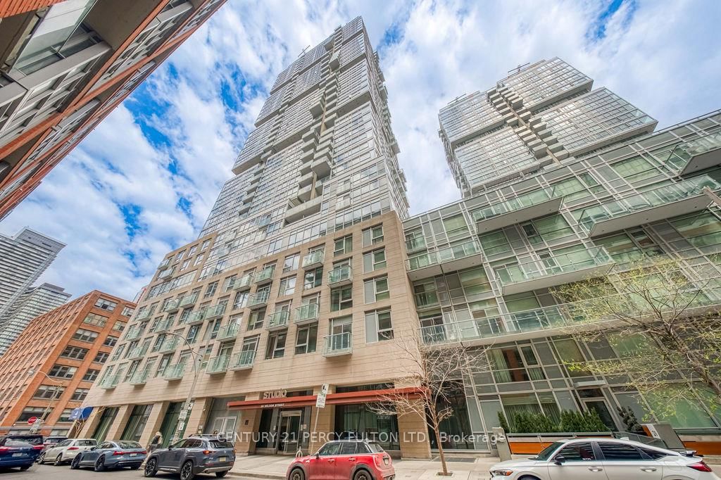 323-30 Nelson Street, Toronto, ON, photo 2