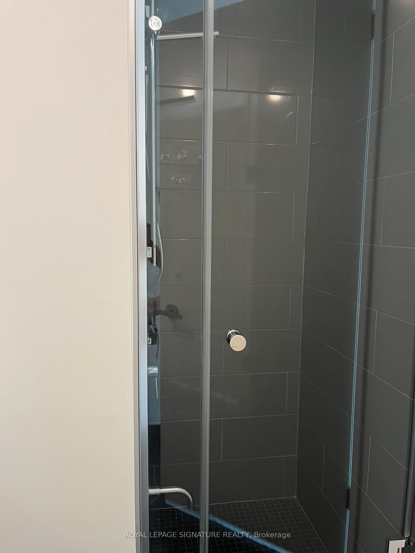 197 Yonge Street • #3802 • Toronto, ON photo 10