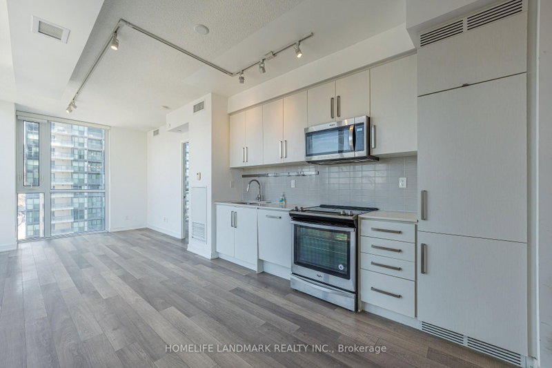 1207 - 5180 Yonge Street