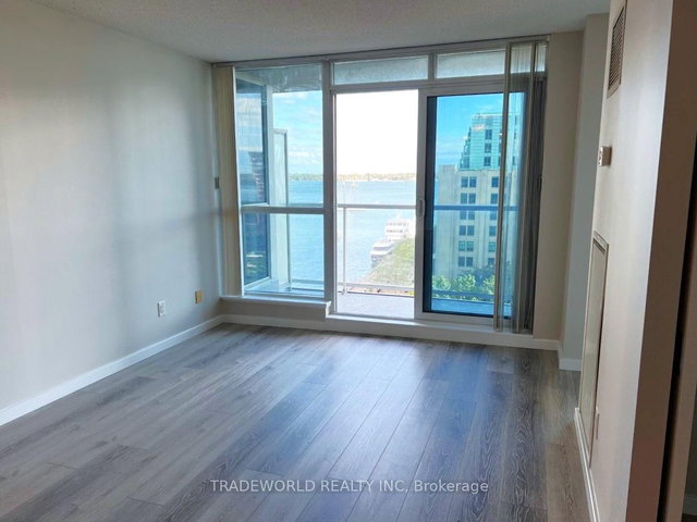 1009 - 8 York Street
