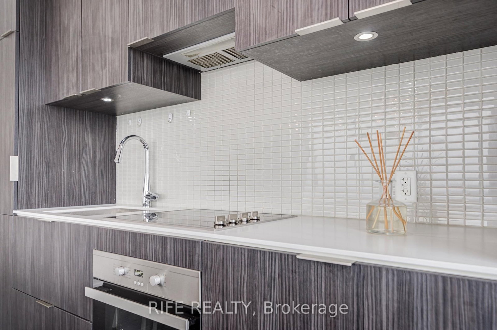 5 St. Joseph Street • #3905 • Toronto, ON photo 12