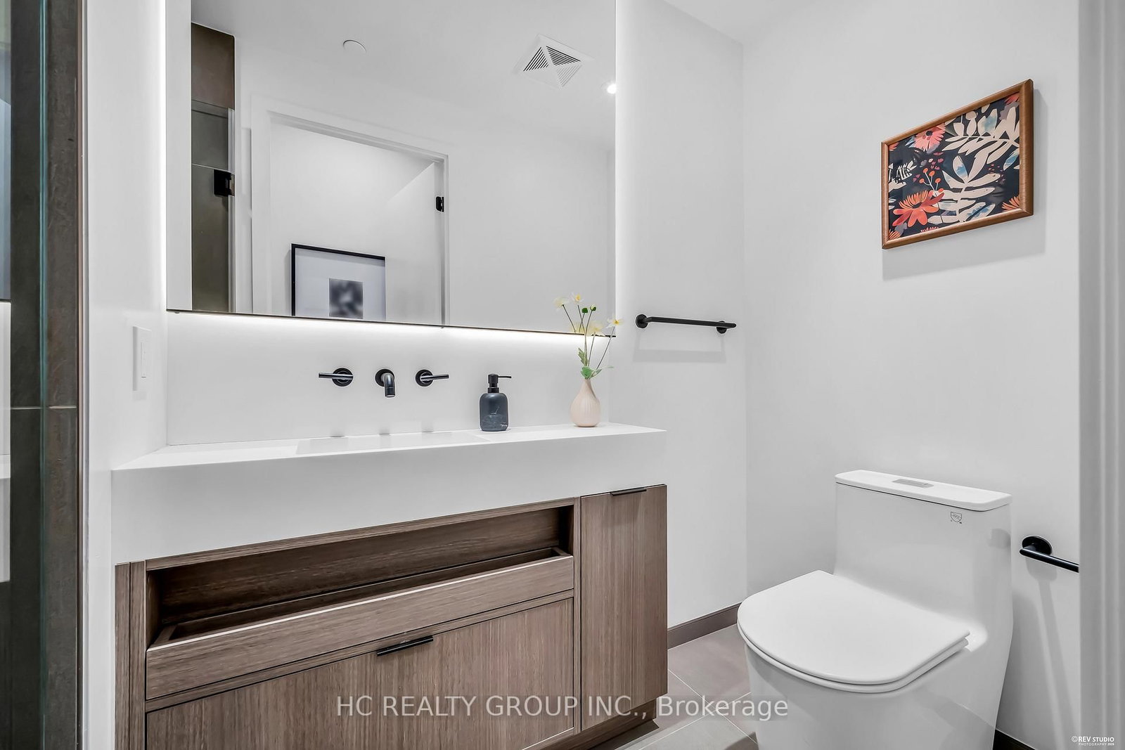 55 E Charles Street • #1805 • Toronto, ON photo 23
