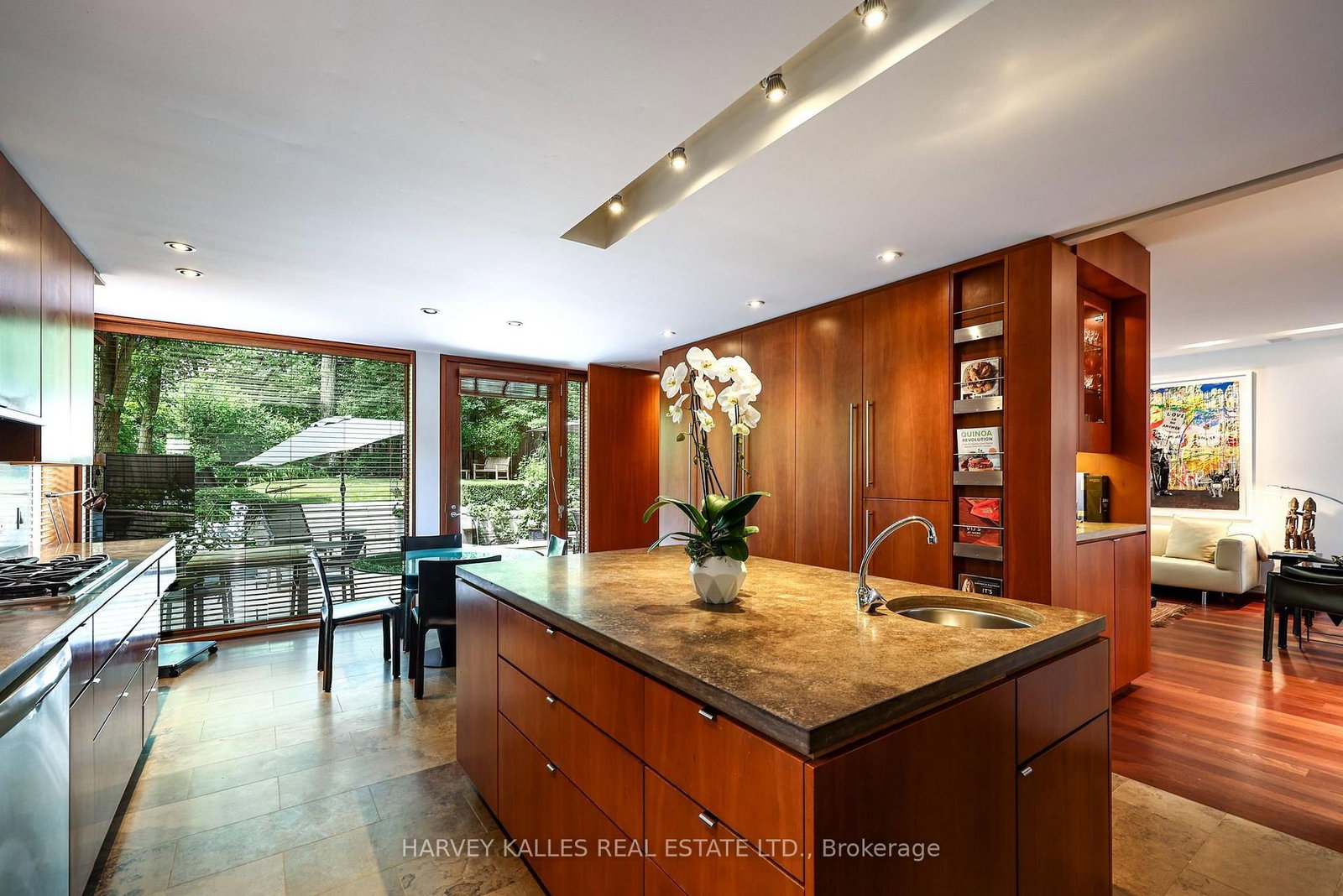 36 Millbank Avenue • Toronto, ON photo 19