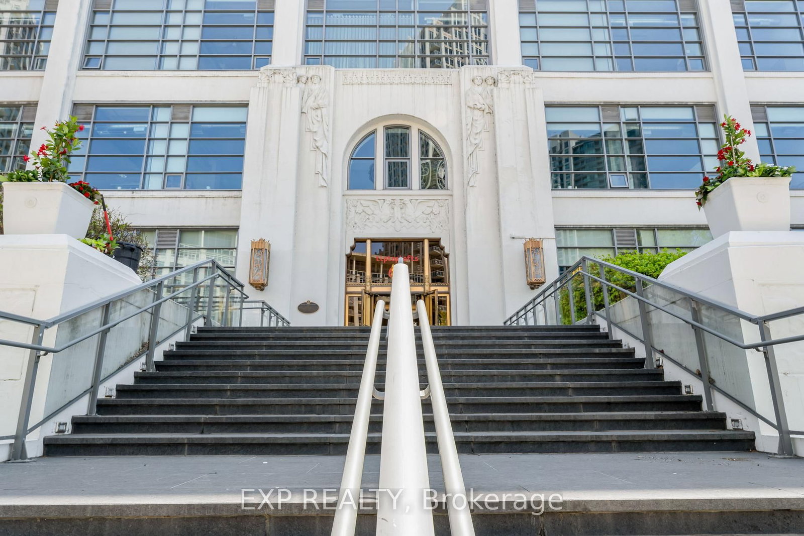 301-637 Lake Shore Boulevard, Toronto, ON, photo 5