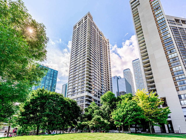 2202 - 65 HARBOUR Square