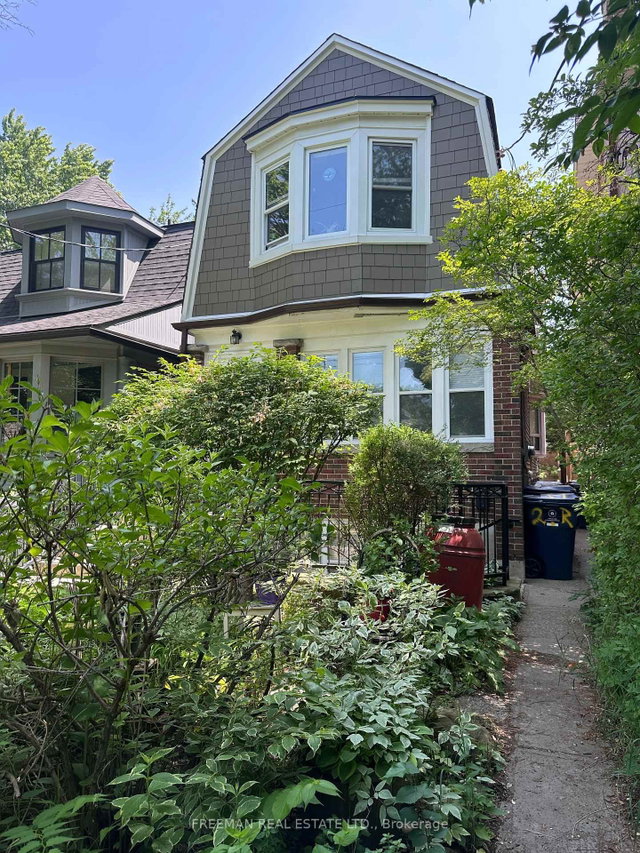Lower - 27 Rossmore Road W