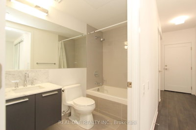 Unit 2605 — 50 CHARLES Street E — photo 6