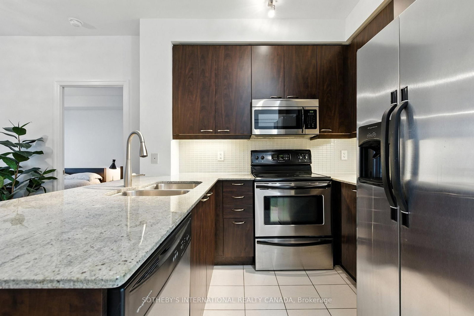 502-500 St Clair Avenue, Toronto, ON, photo 2