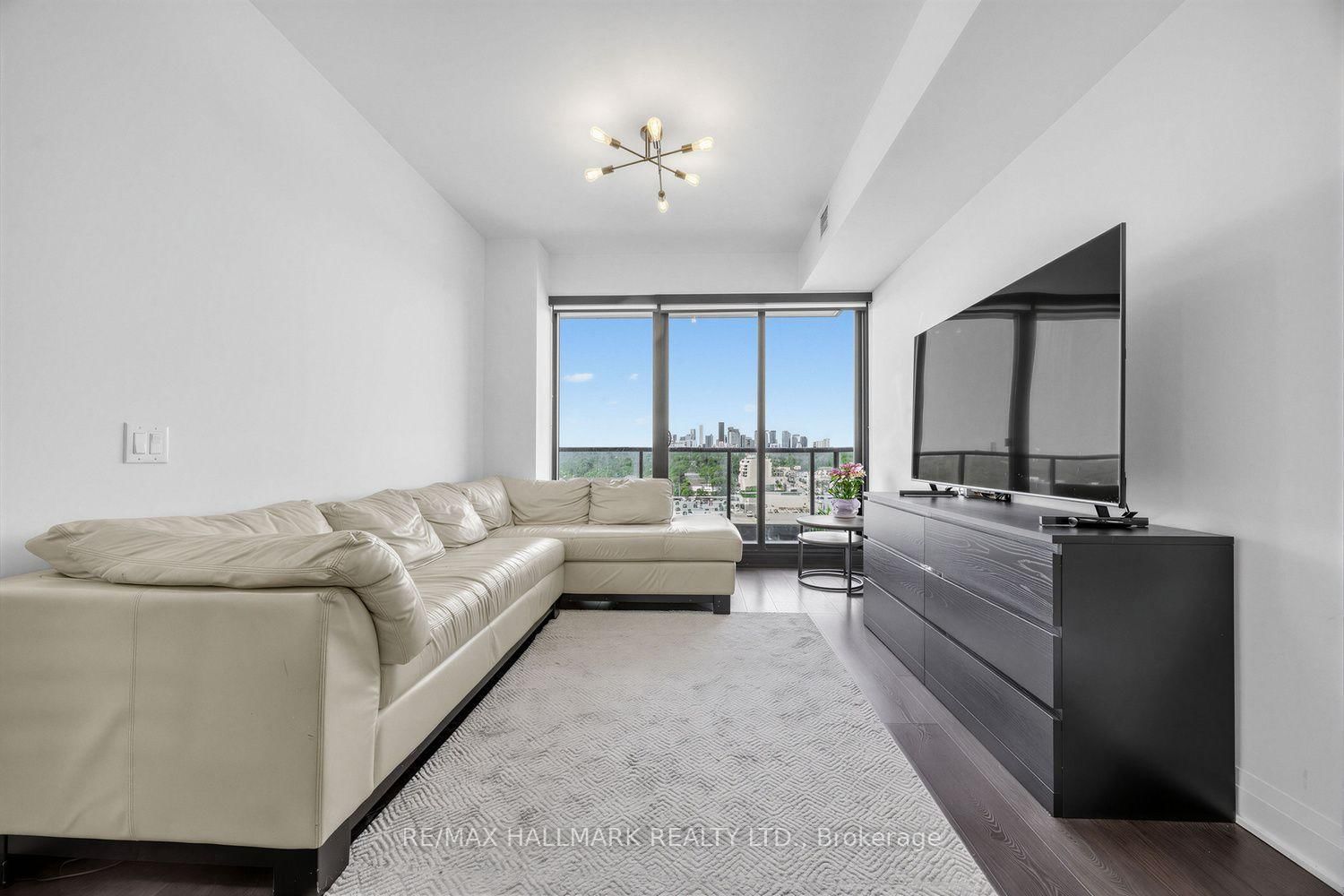 Condo for lease at 902-33 Frederick Todd Way, Toronto, Ontario, M1S 2K2 - Thorncliffe Park - MLS: C13545708