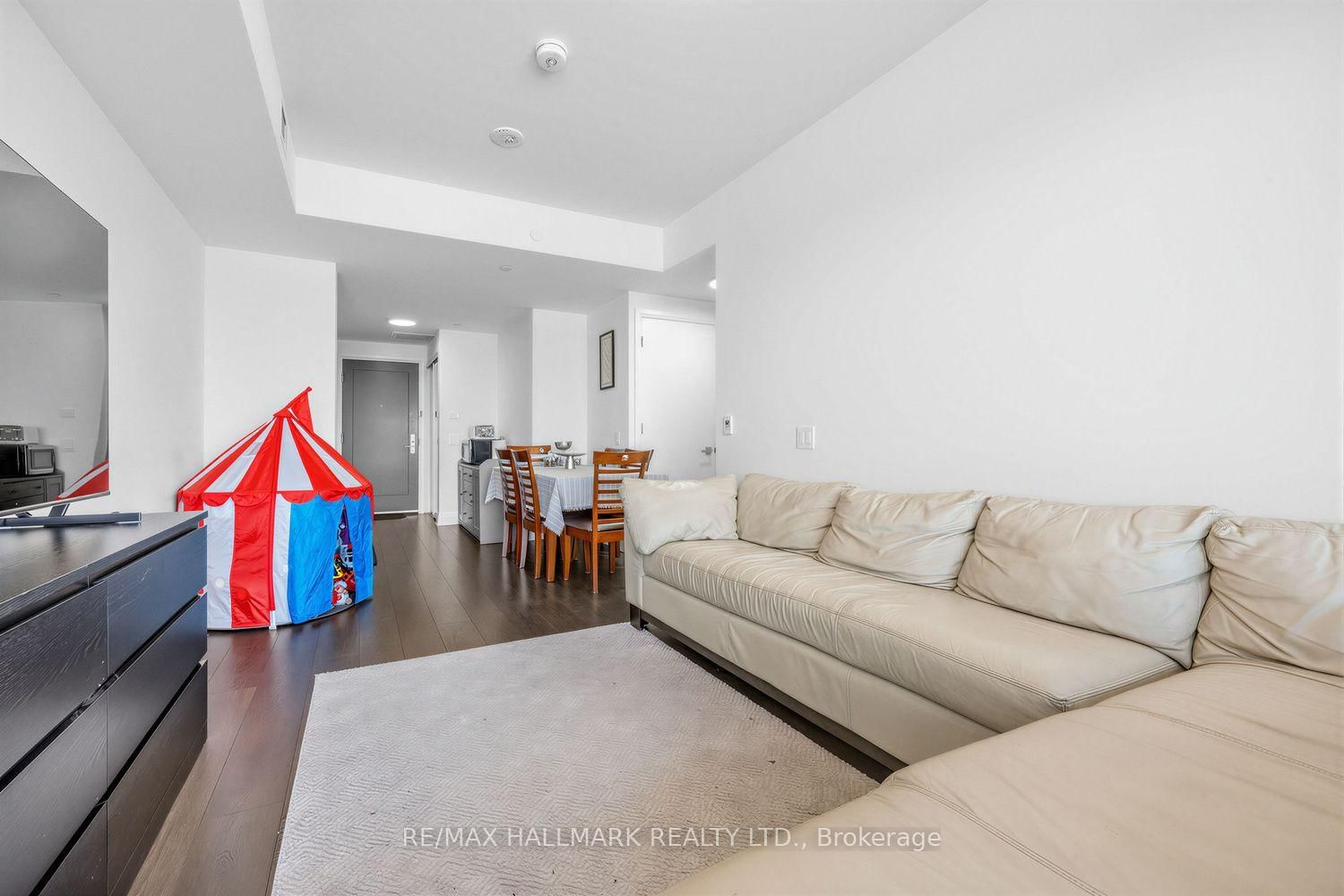 Condo for lease at 902-33 Frederick Todd Way, Toronto, Ontario, M1S 2K2 - Thorncliffe Park - MLS: C13545708