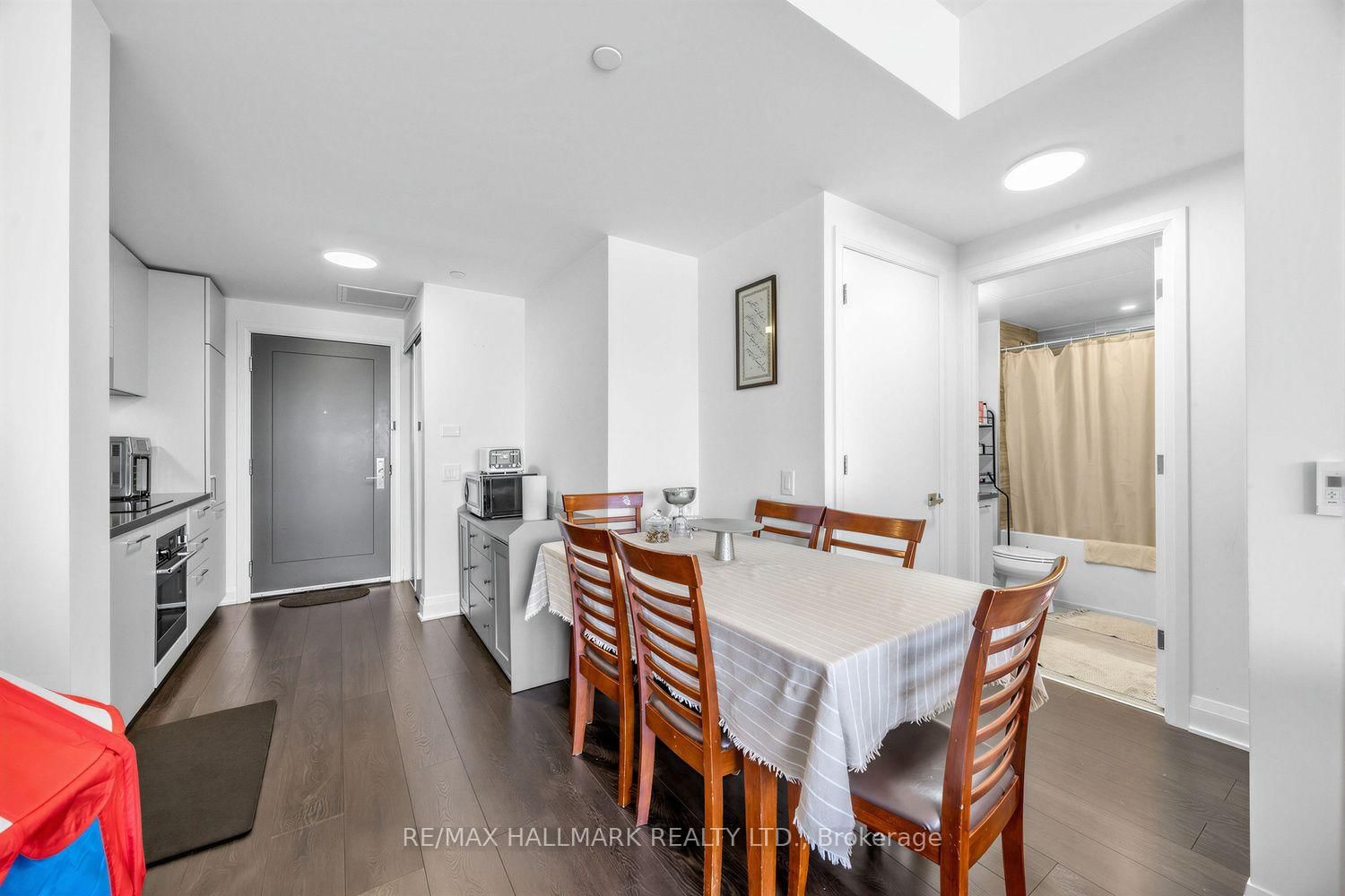 Condo for lease at 902-33 Frederick Todd Way, Toronto, Ontario, M1S 2K2 - Thorncliffe Park - MLS: C13545708