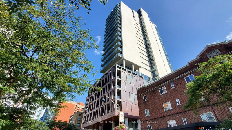 305 - 81 Wellesley Street E