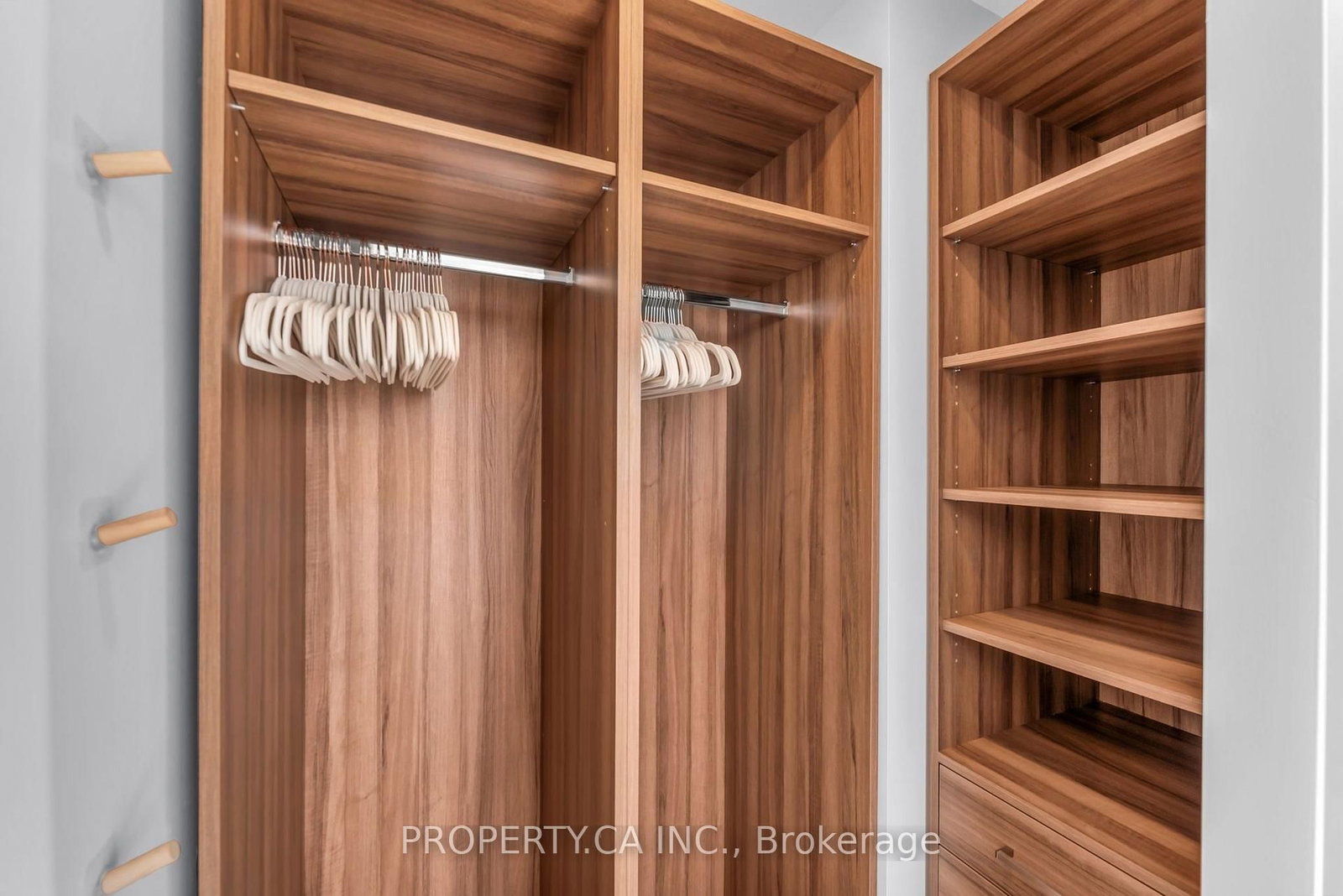 488 University Avenue • #3002 • Toronto, ON photo 12