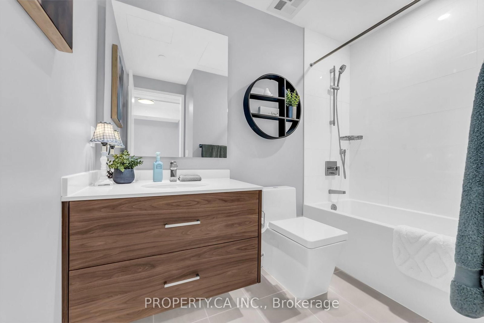 488 University Avenue • #3002 • Toronto, ON photo 16