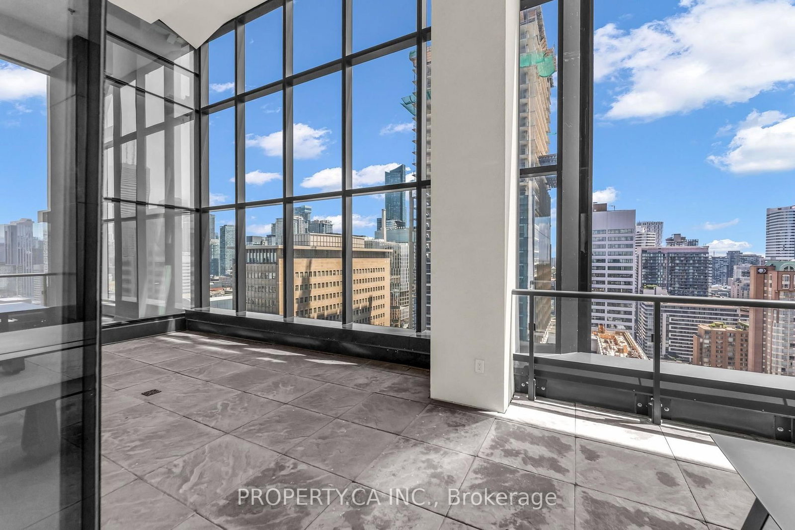 488 University Avenue • #3002 • Toronto, ON photo 35