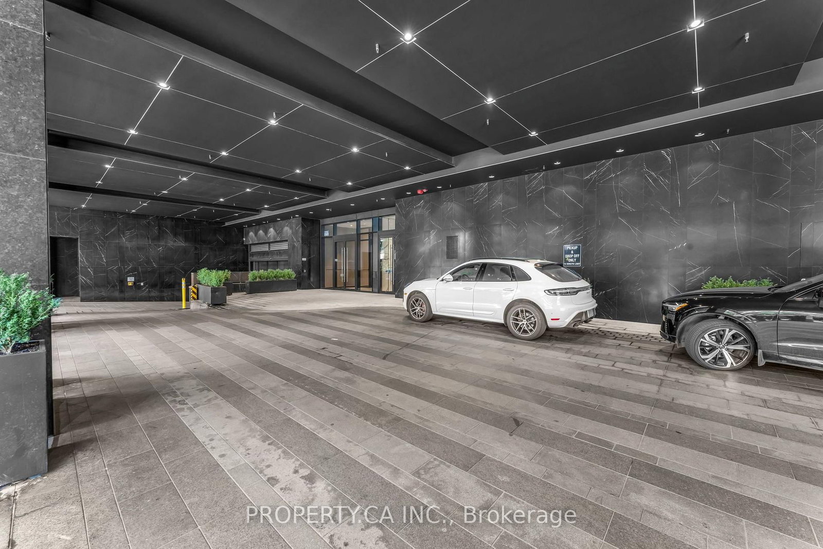488 University Avenue • #3002 • Toronto, ON photo 39
