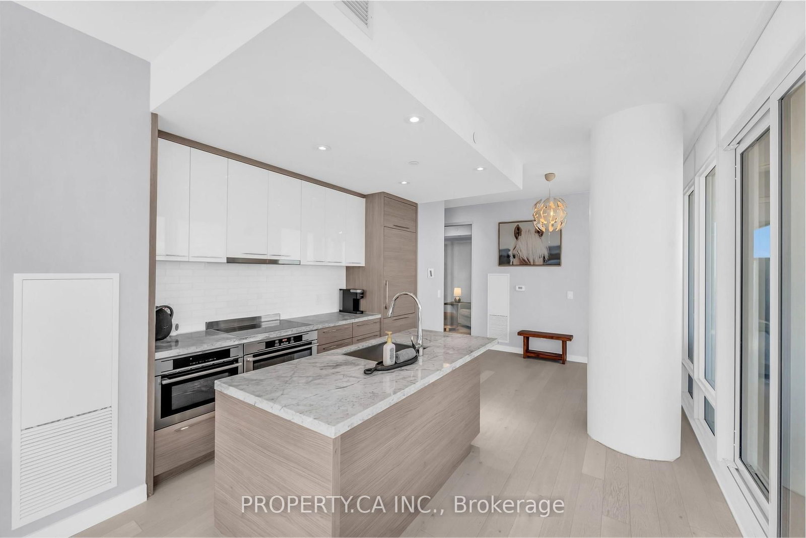 488 University Avenue • #3002 • Toronto, ON photo 6