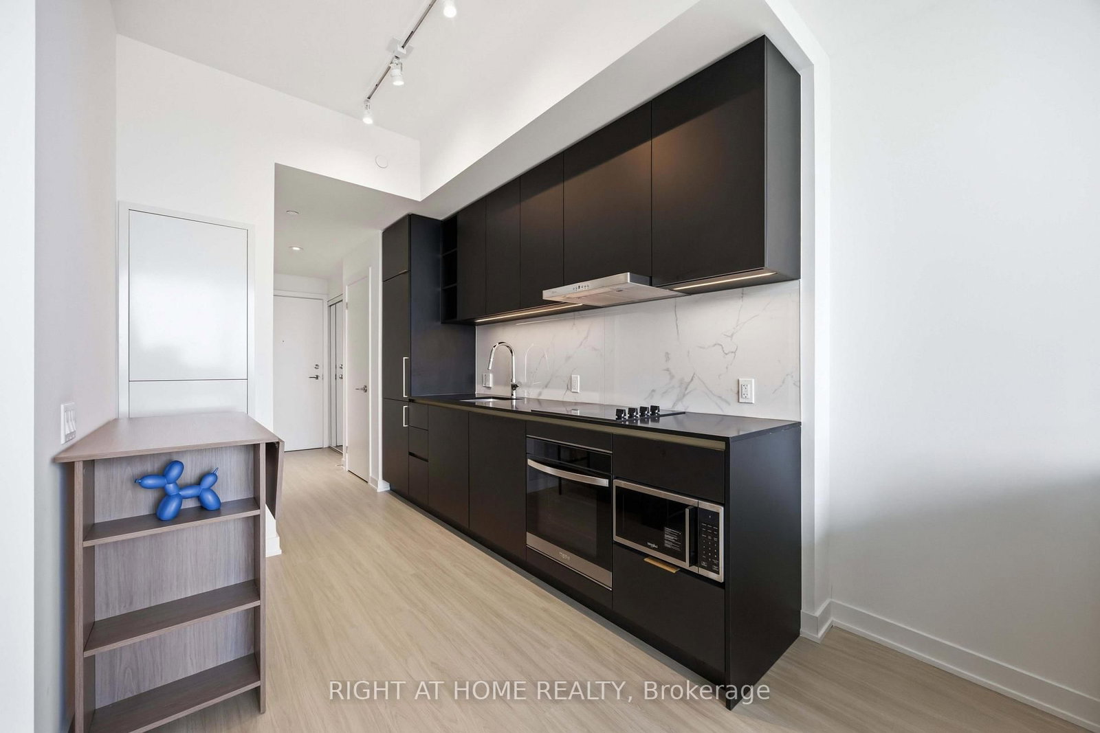 8 WELLESLEY Street W • #5110 • Toronto, ON photo 18