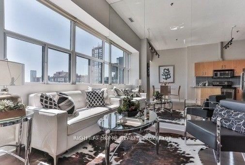 813 - 700 King Street W